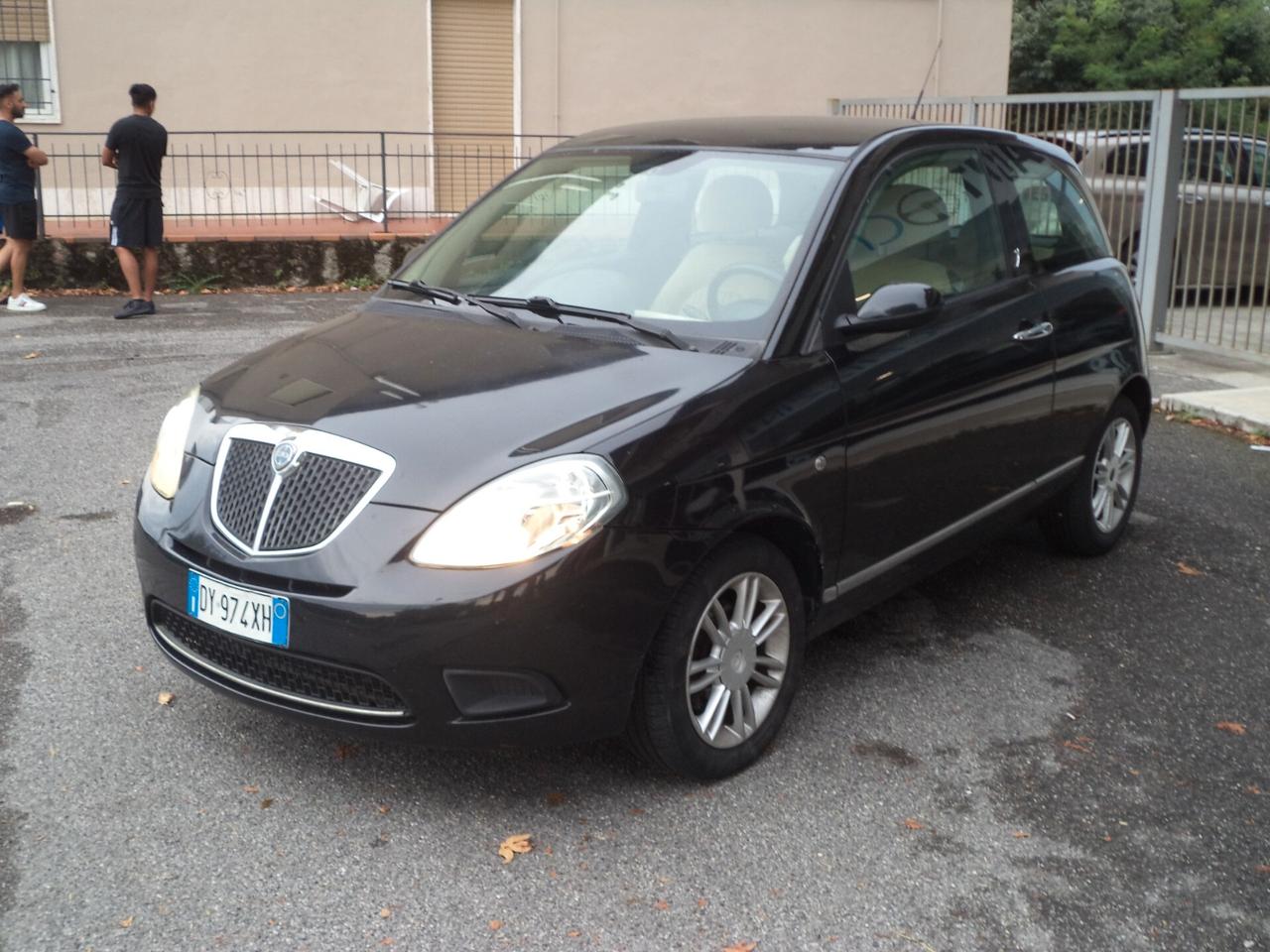 Lancia Ypsilon 1.2 Platino OK NEOPATENTATI 5 POSTI