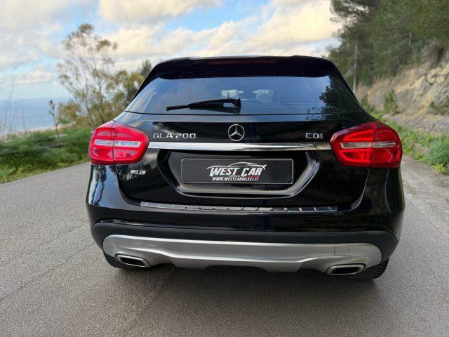 MERCEDES-BENZ GLA 200 d Automatic Premium