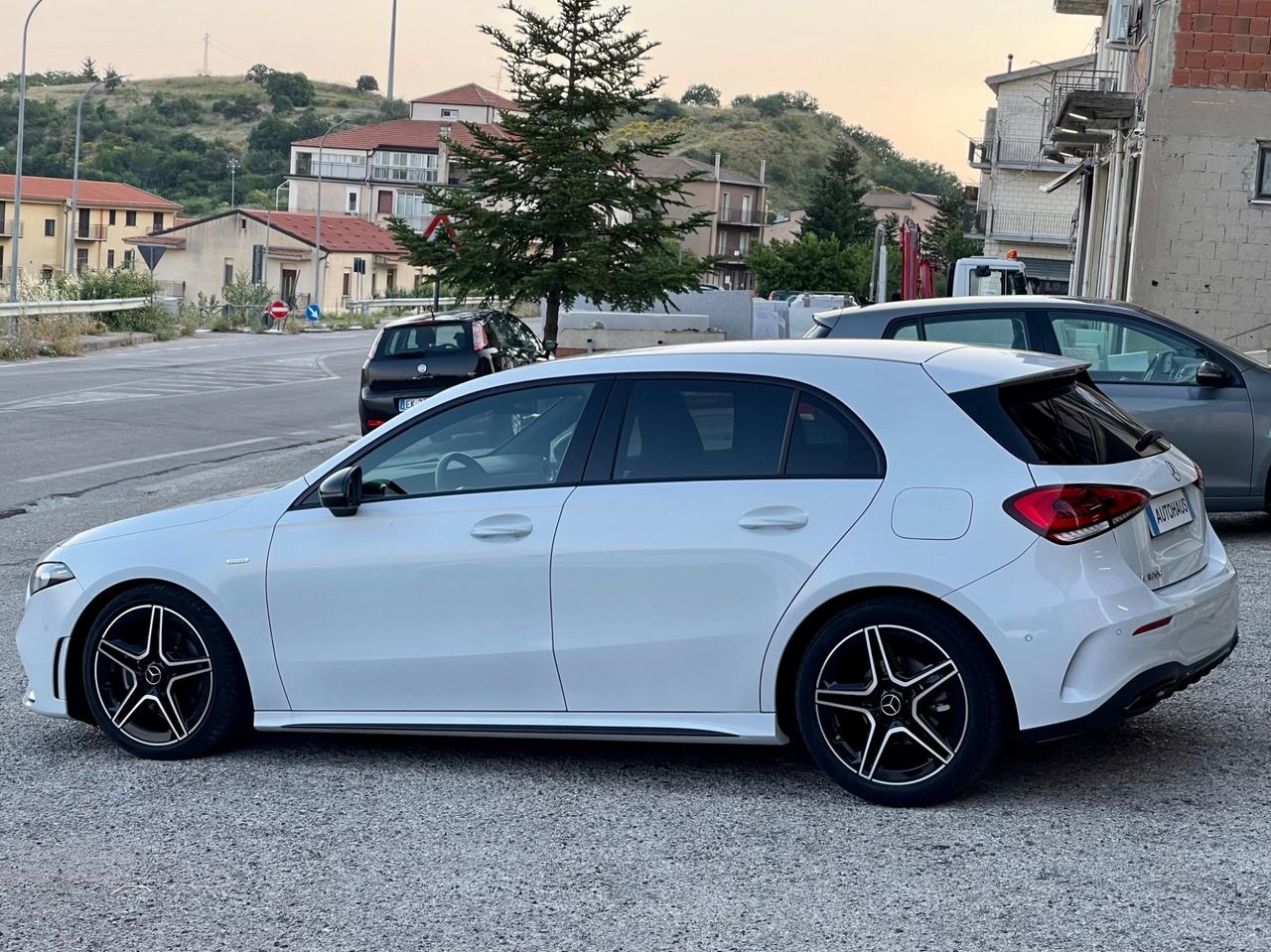 Mercedes-benz A 180 d AMG Premium - FULL