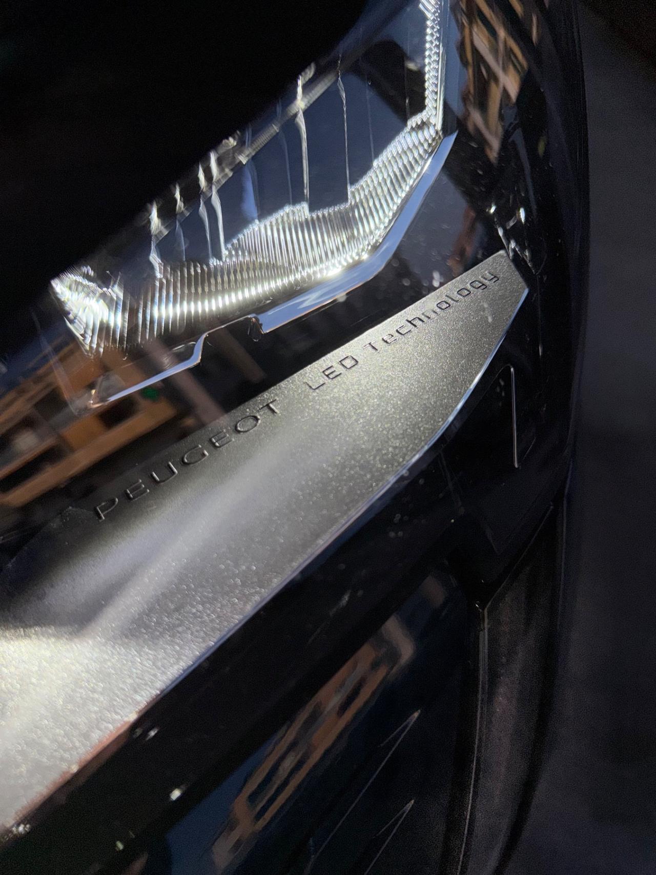 Peugeot 3008 BlueHDi 130 S&S EAT8 Allure