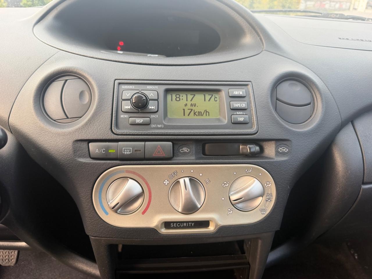 Toyota Yaris 1.0i 16V cat 5 porte Sol Blue