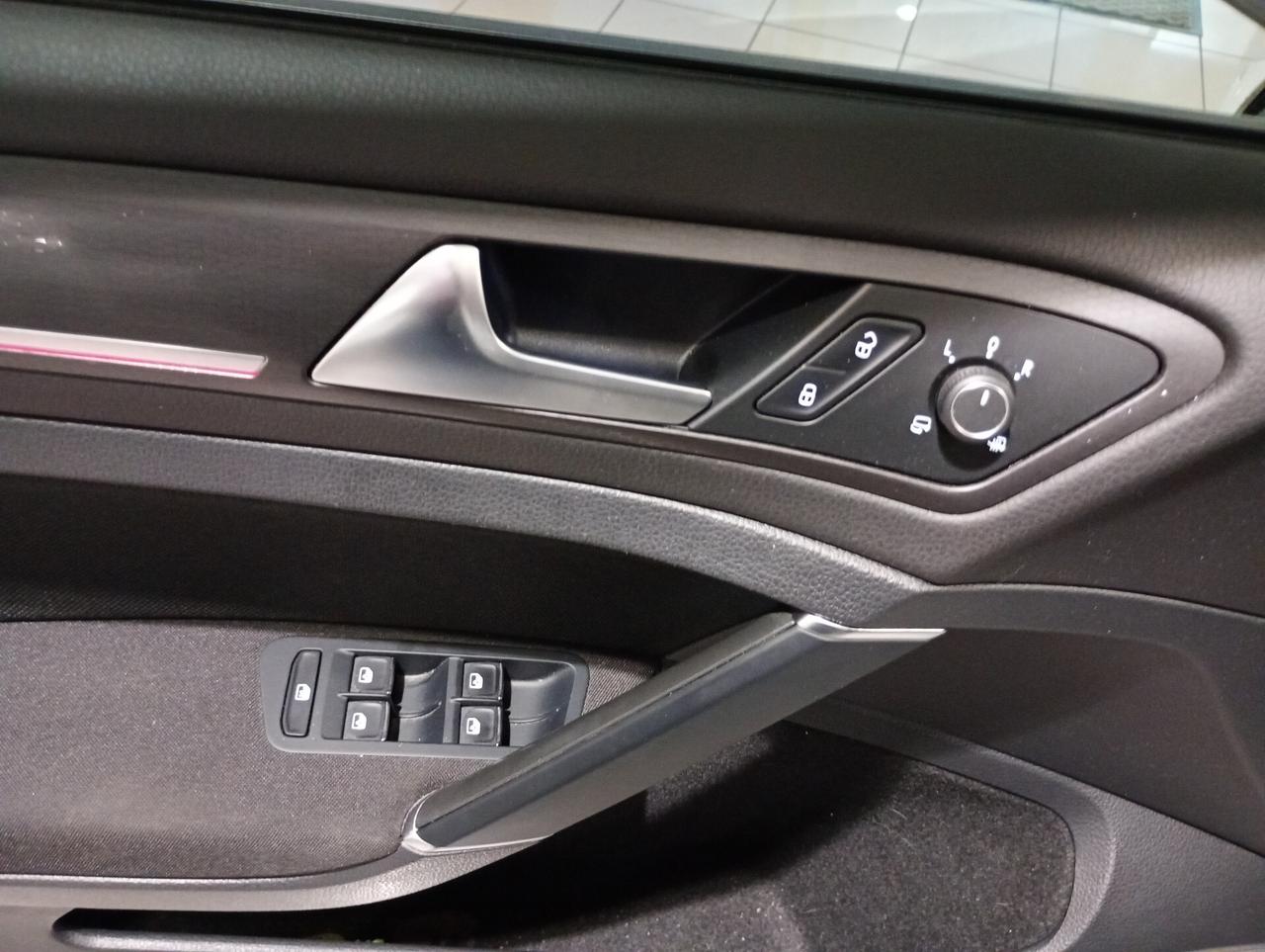 Volkswagen Golf GTI Performance 2.0 245 CV TSI DSG 5p. BMT