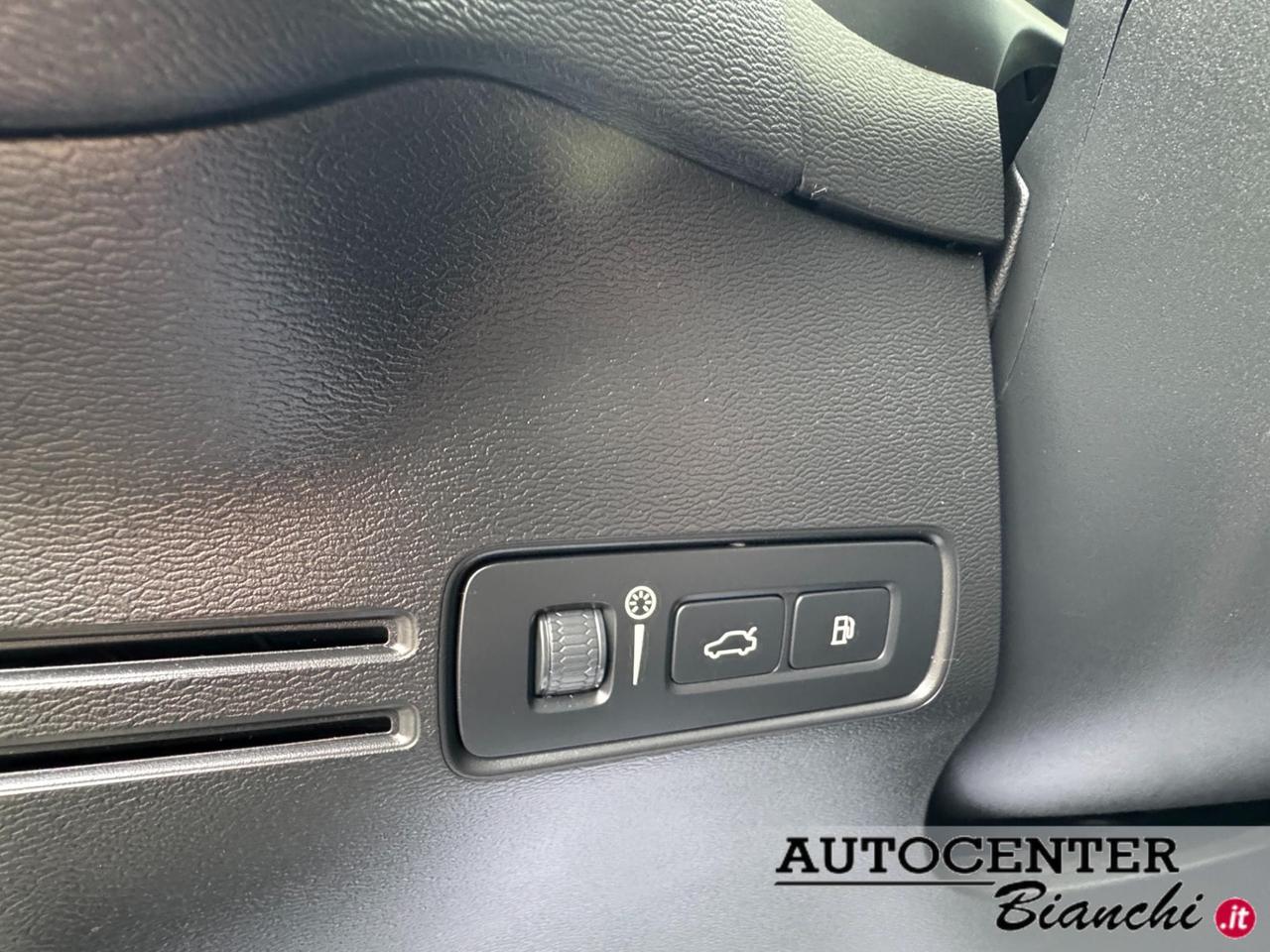 Volvo XC40 1.5 t4 phev Inscription Expression auto my21