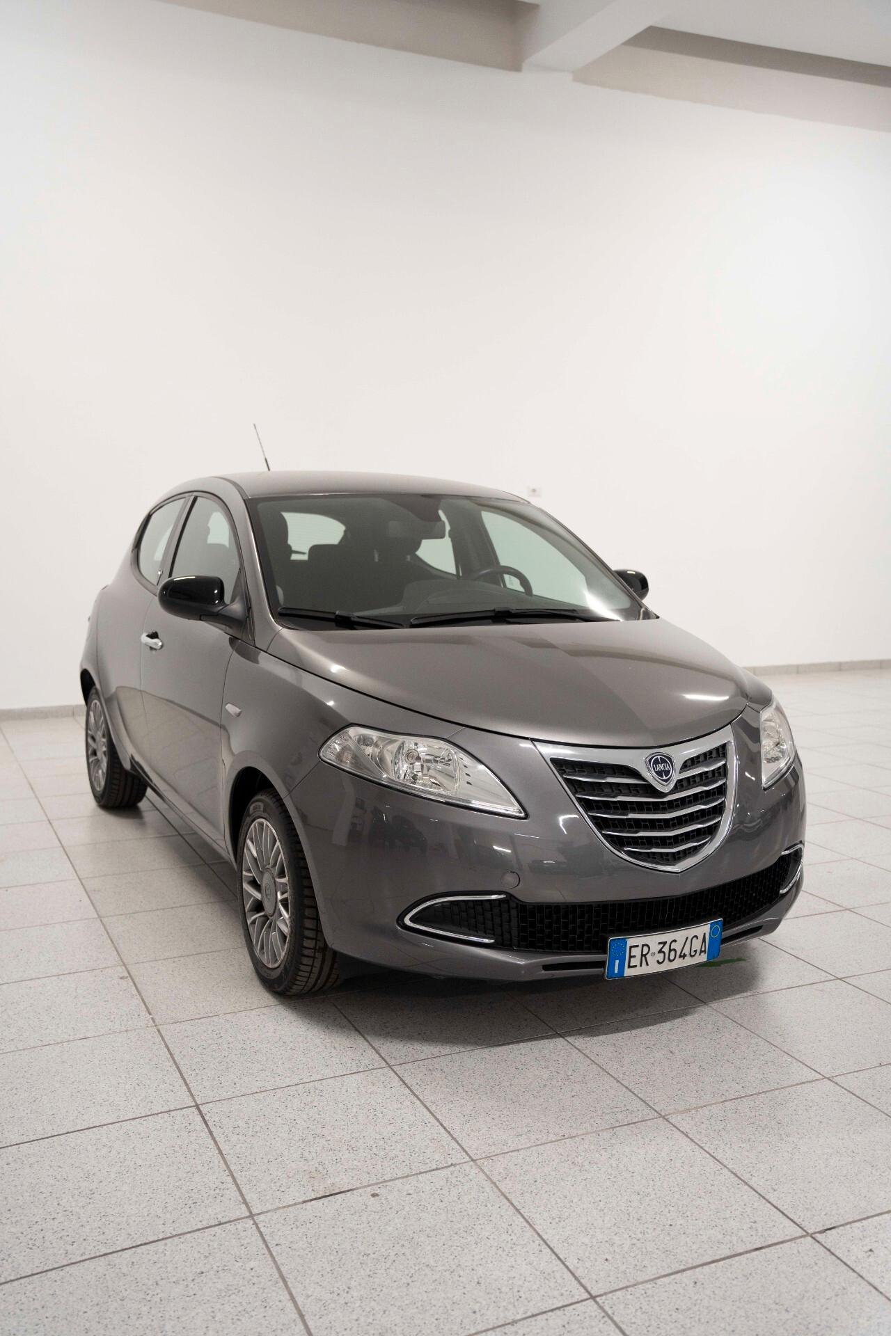 Lancia Ypsilon 1.2 69 CV 5 porte S&S Gold