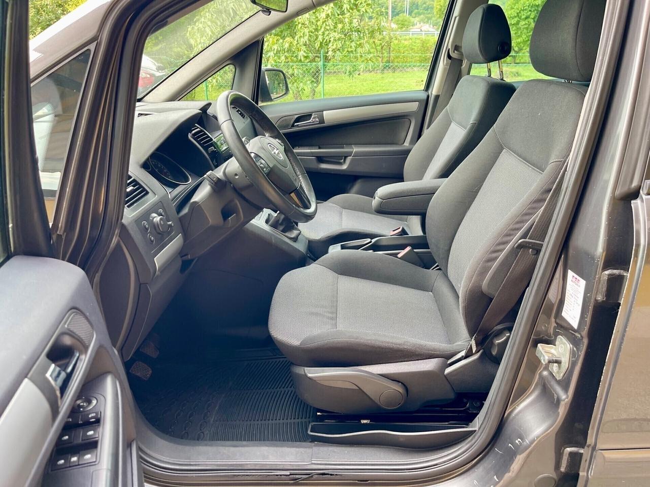 Opel Zafira 7POSTI 1.6T met 110kw Cosmo UNIPROP