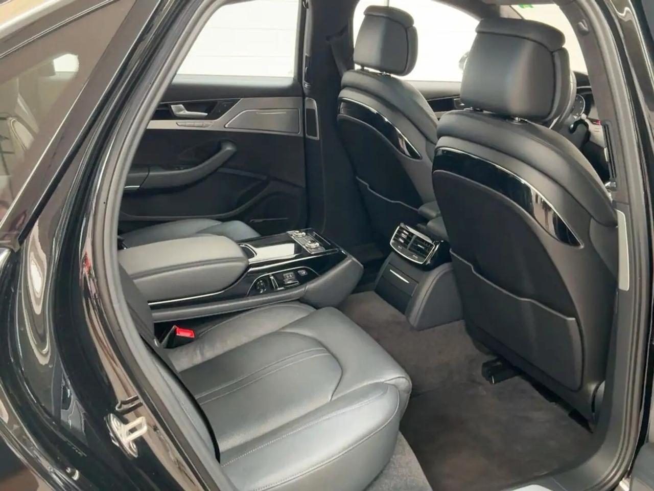 Audi A8 L 6.3 W12 FSI quattro tiptronic