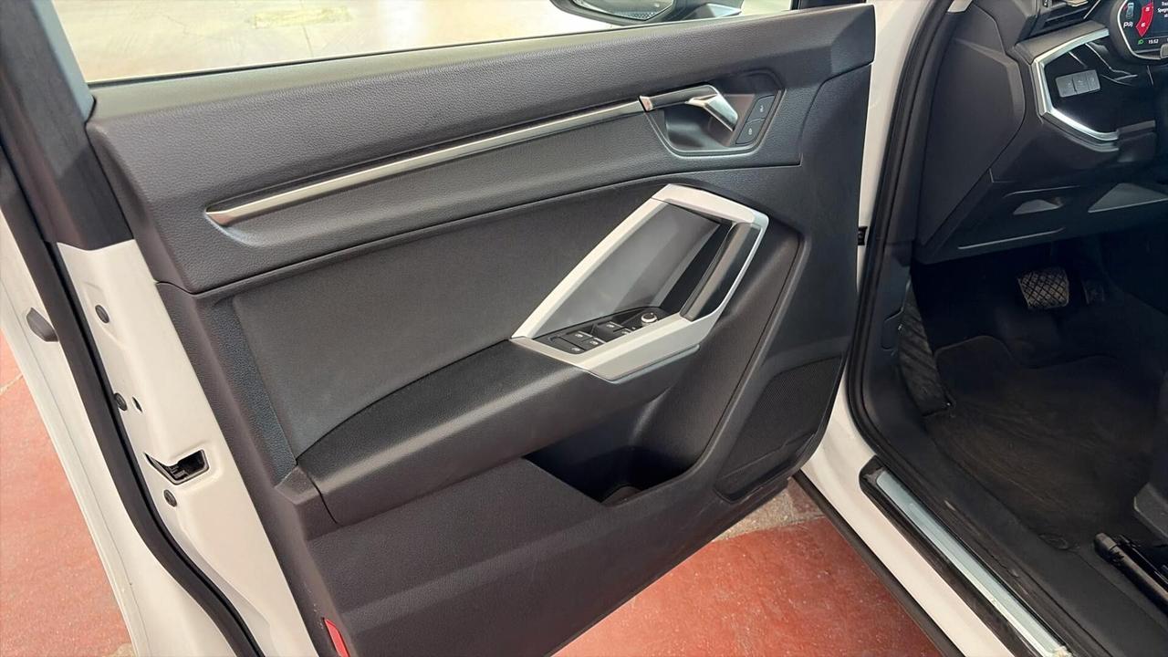 IN ARRIVO Audi Q3 35 TDI S tronic 2022