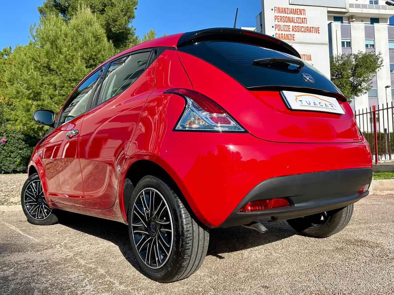 Lancia Ypsilon 1.0 FireFly MHEV