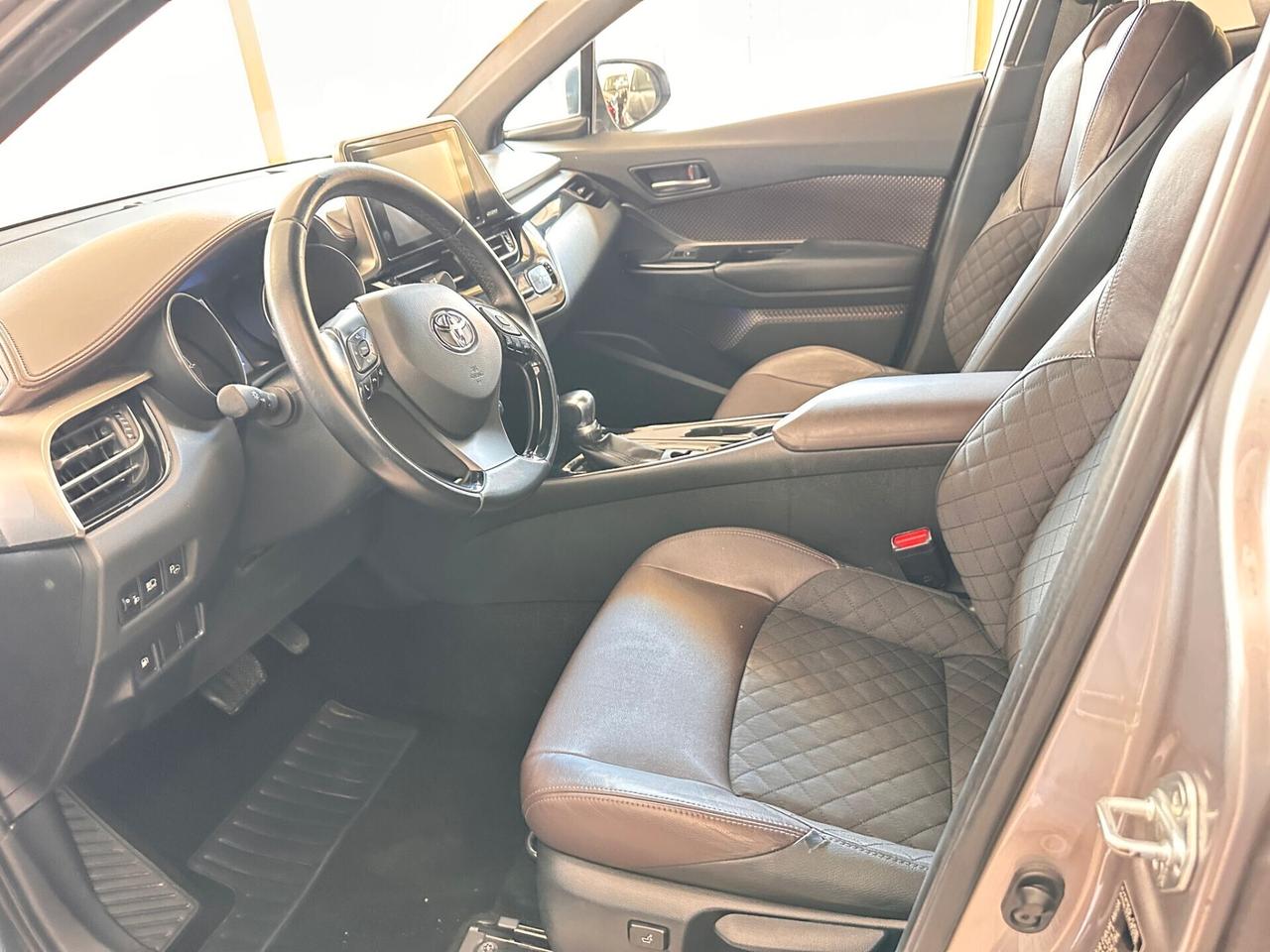 Toyota C-HR 1.8 Hybrid E-CVT Lounge