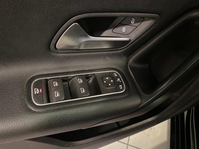 MERCEDES-BENZ A 180 d Automatic Business Extra