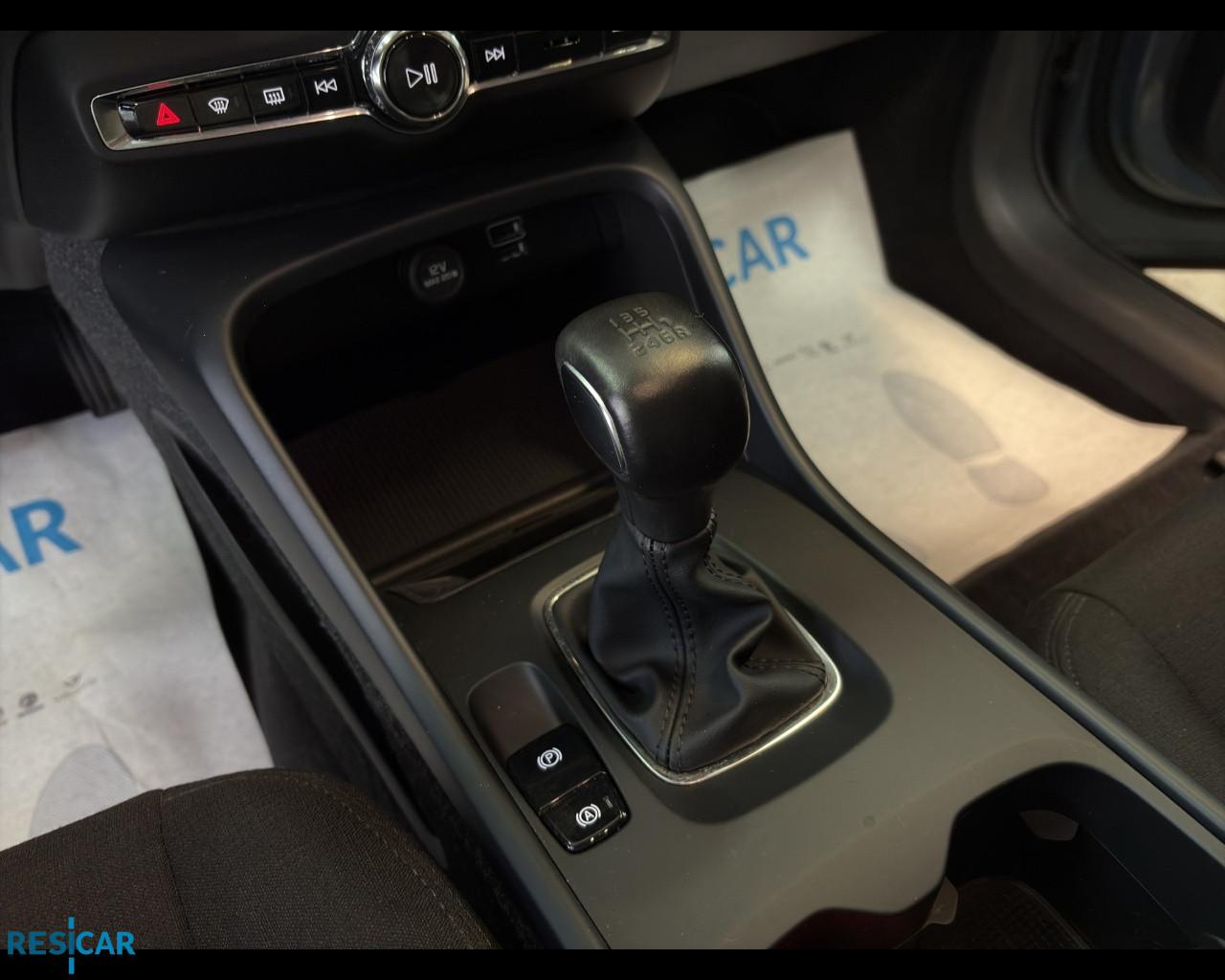 VOLVO XC40 1.5 t2 Momentum