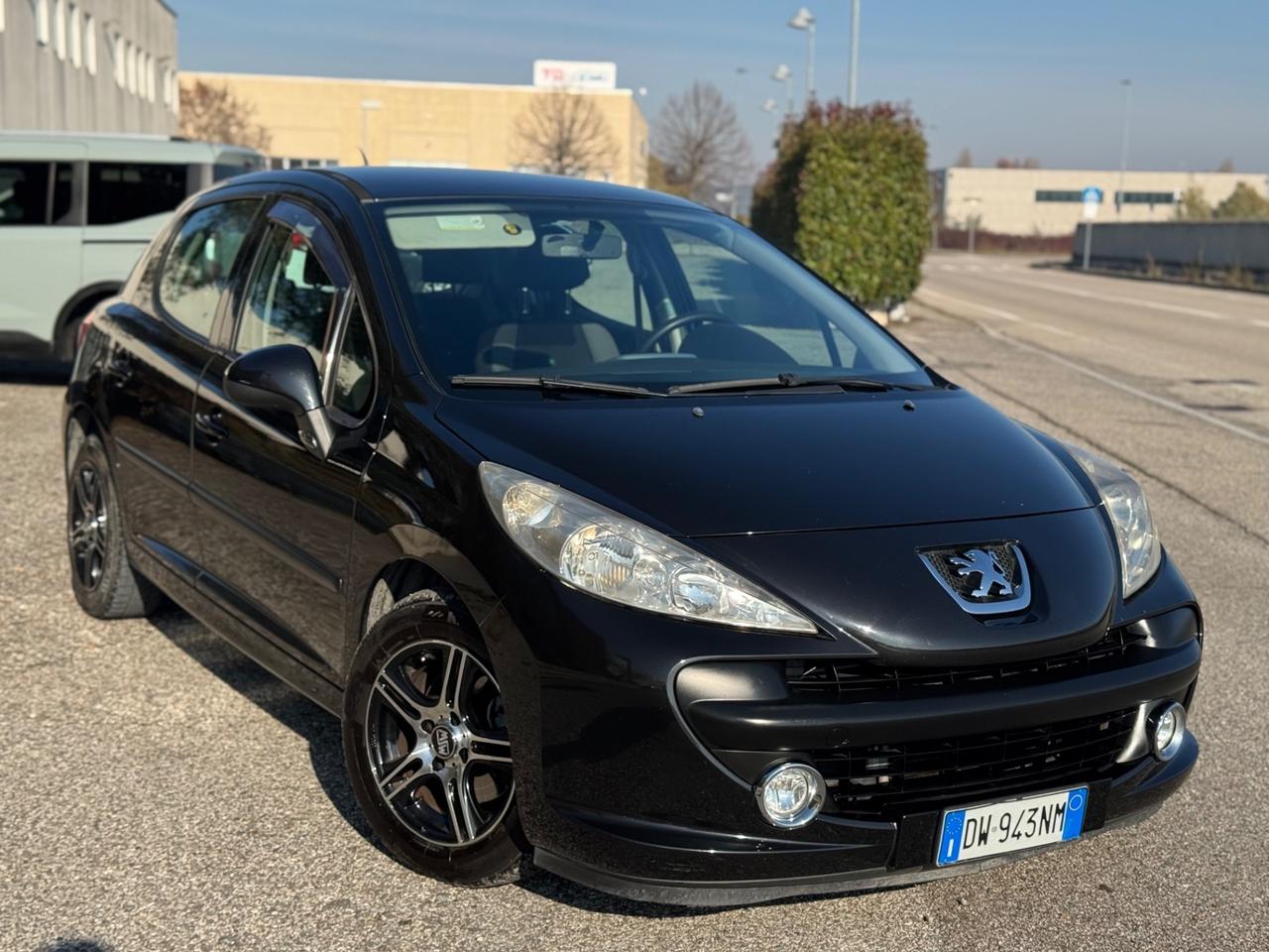 Peugeot 207 1.4 VTi 95CV 5p. XS