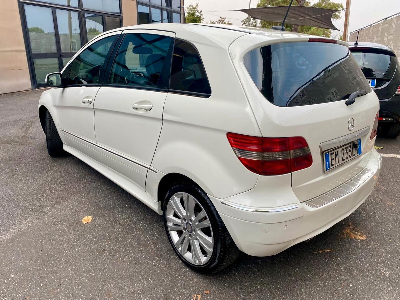 Mercedes-Benz B 180 AUTOMATICA -MANUTENZIONATA SEMPRE -AST PERDITEMPO