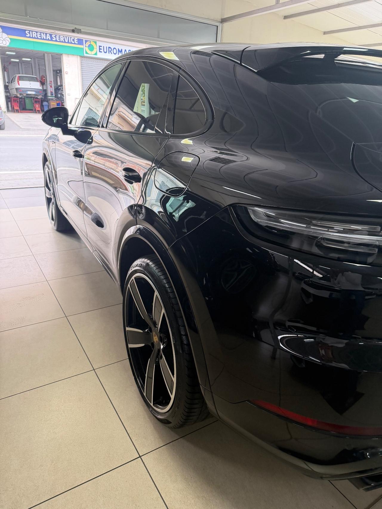 Porsche Cayenne Coupé 3.0 V6 E-Hybrid Platinum Edition470CV