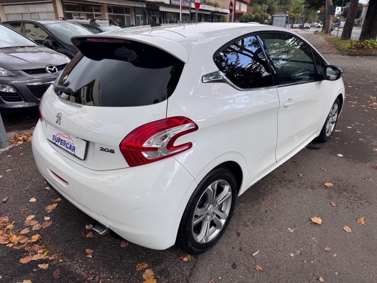 Peugeot 208 1.2 5P NEOPATEN GARANZIA 12 MESI