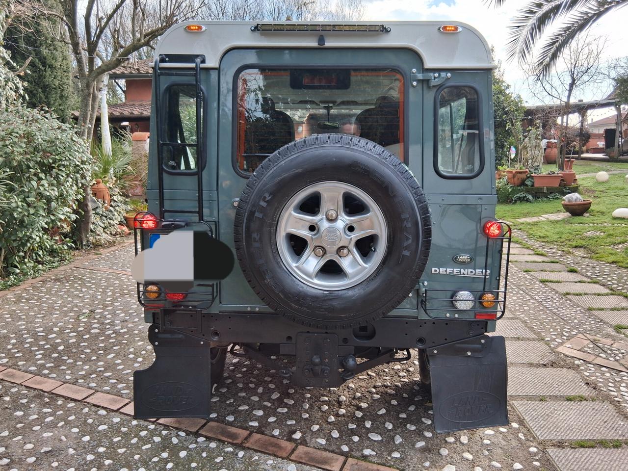 Land Rover Defender 90 2.4 TD4 Station Wagon SE