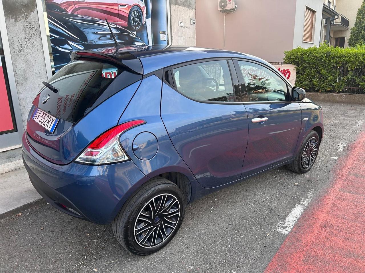 Lancia Ypsilon 1.0 FireFly 5 porte S&S Hybrid Gold