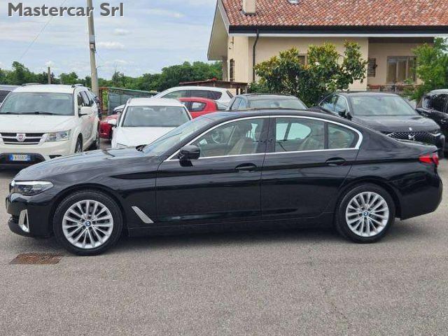 BMW 520 Serie 5 G30 2020 Berlina 520d mhev 48V Luxury auto