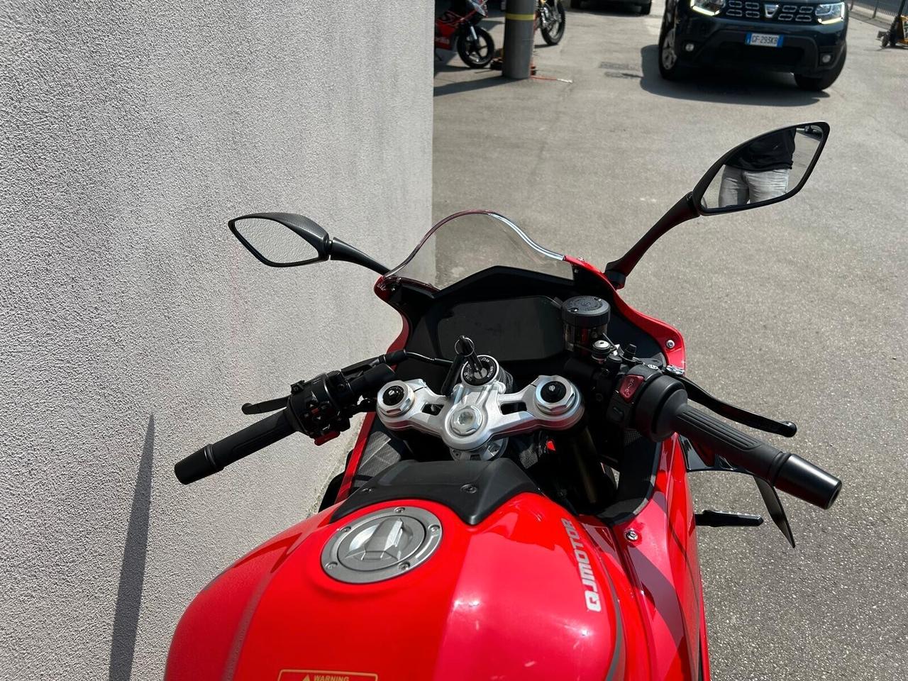 Qj Motor SRK 800 RR 2025 in promozione