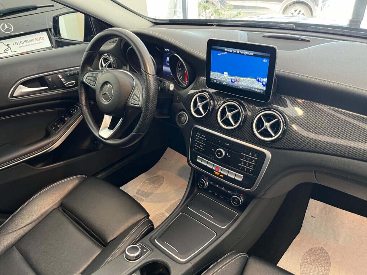 Mercedes-benz GLA 200d Premium Night edition