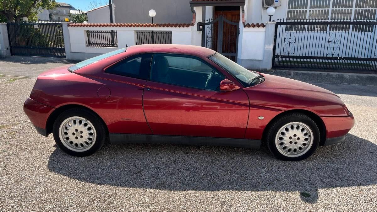 Alfa Romeo GTV 2.0 16v ts Lusso c pelle Momo