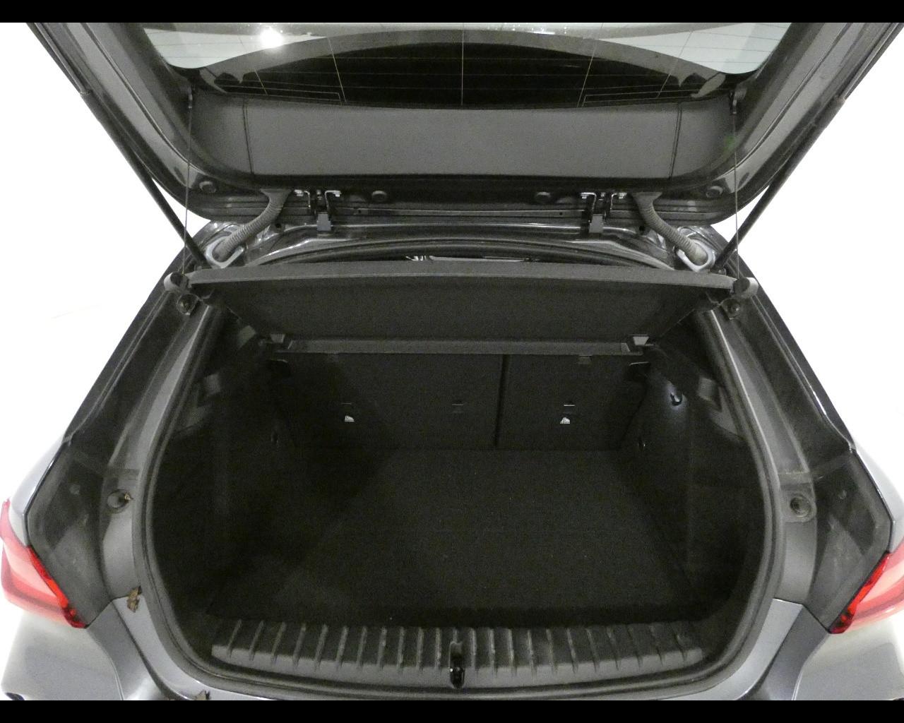 BMW Serie 1 (F40) - 118d 5p. Msport