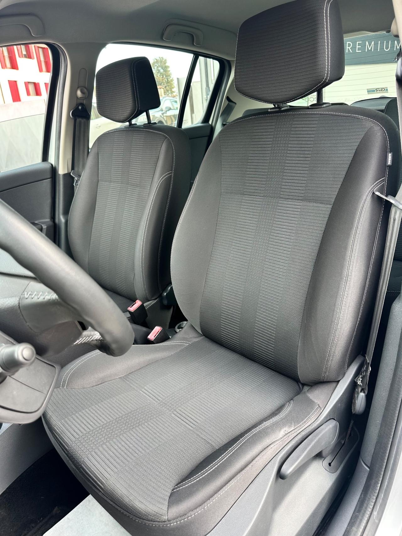 Renault Clio 1.2Bz 75Cv 5P Dynamique -Neopatentati