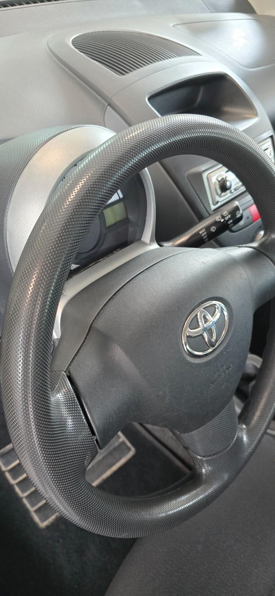 Toyota Aygo 1.0 UNICOPROPRIETARIO TAGLIANDATA