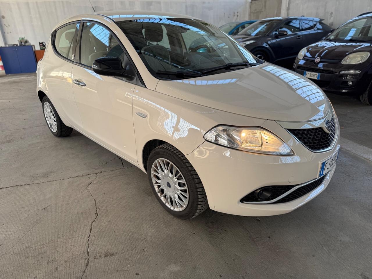 Lancia Ypsilon 1.2 69 CV 5 porte GPL Ecochic Unyca