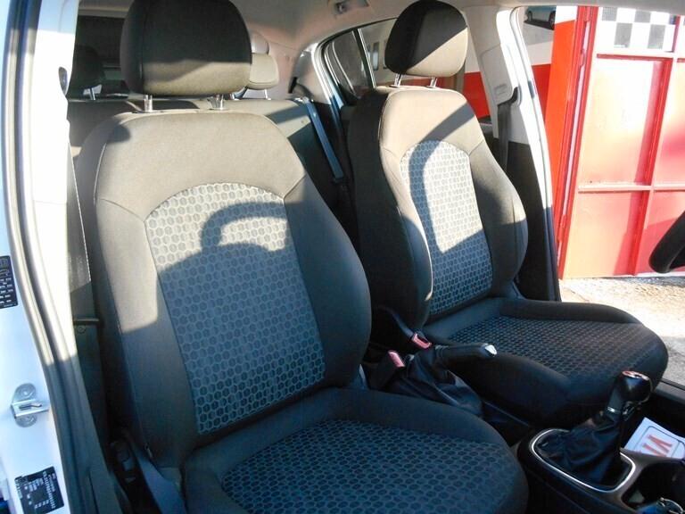 Opel Corsa 1.4 90CV GPL Tech 5 porte NEOPATENTATI