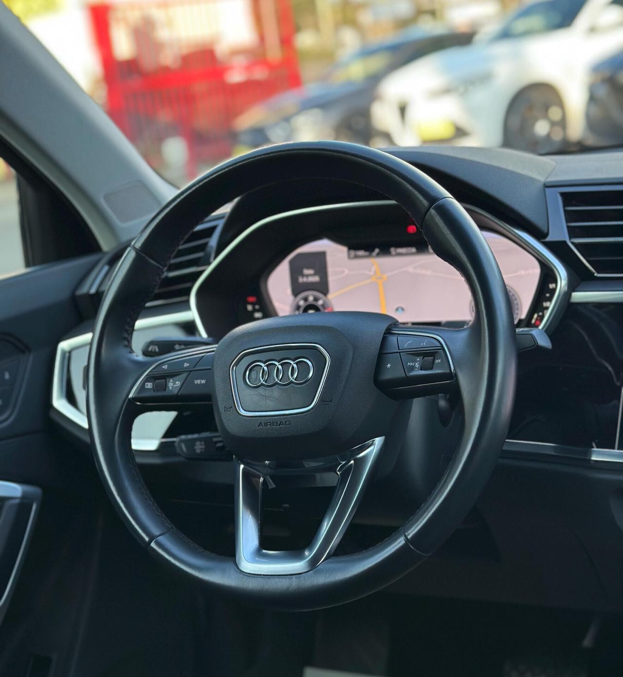 Audi Q3 2.0 TDI 150 CV S-LINE
