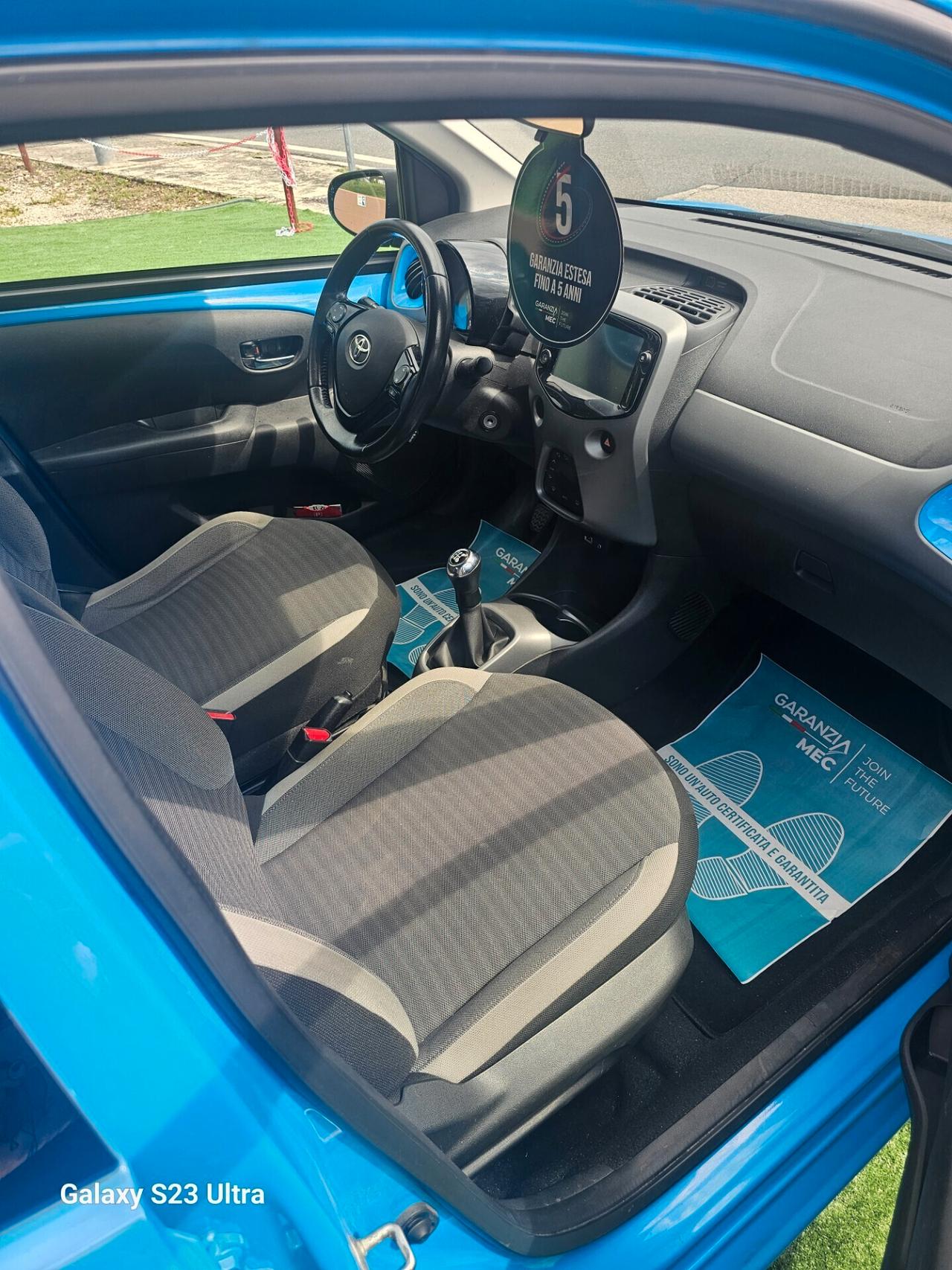 Toyota Aygo Connect 1.0 VVT-i 72 CV 5 porte x-clusiv