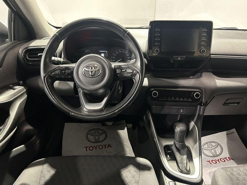 Toyota Yaris 1.5 Hybrid 5 porte Active + CERCHI IN LEGA AREA C FREE