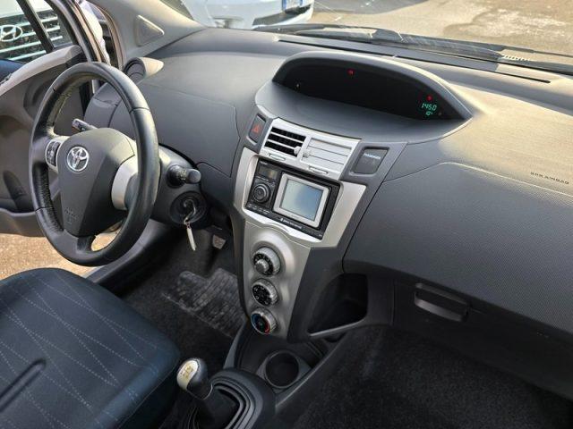 TOYOTA Yaris 1.3 5 porte Navi NEOPATENTATI