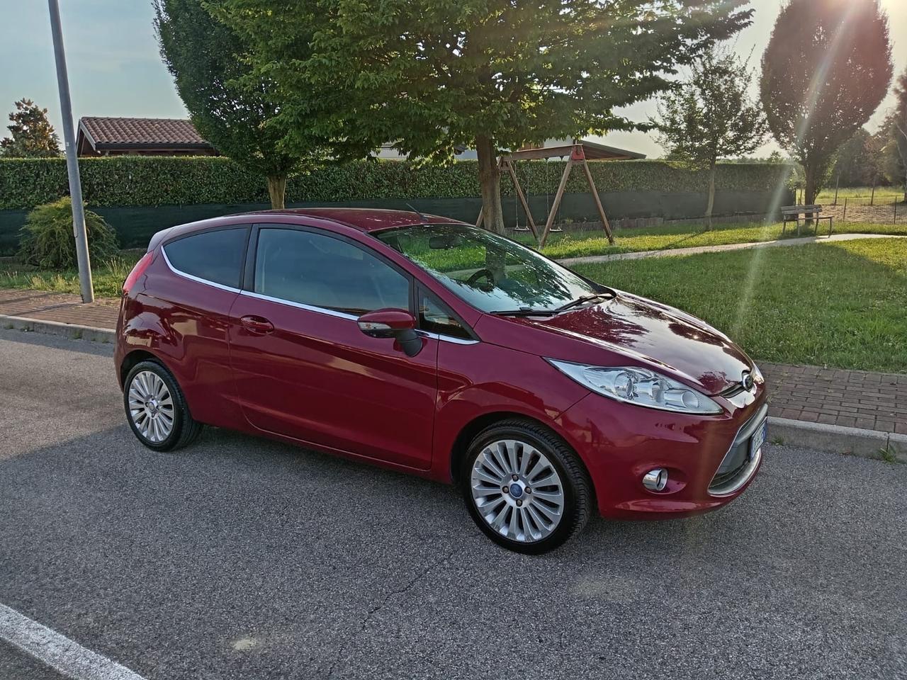 Ford Fiesta 1.2 82CV 3 porte Titanium