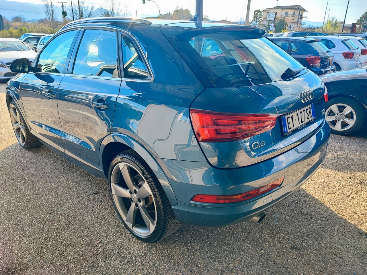 Audi Q3 2.0 TFSI 220 CV quattro S tronic Sport