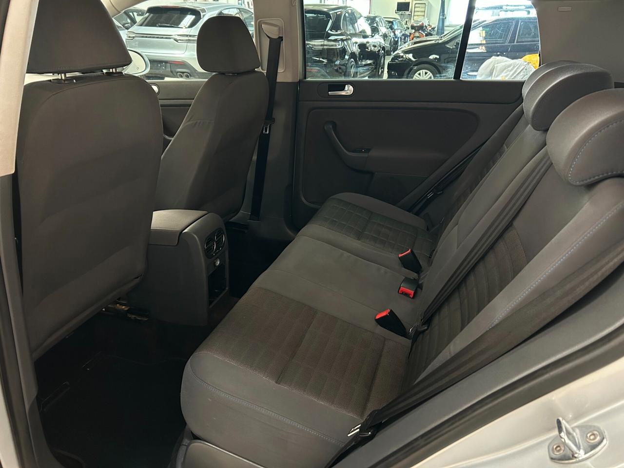 Volkswagen Golf Plus Comfortline 1.6-Ok Neopatent-Dettagli in Bio