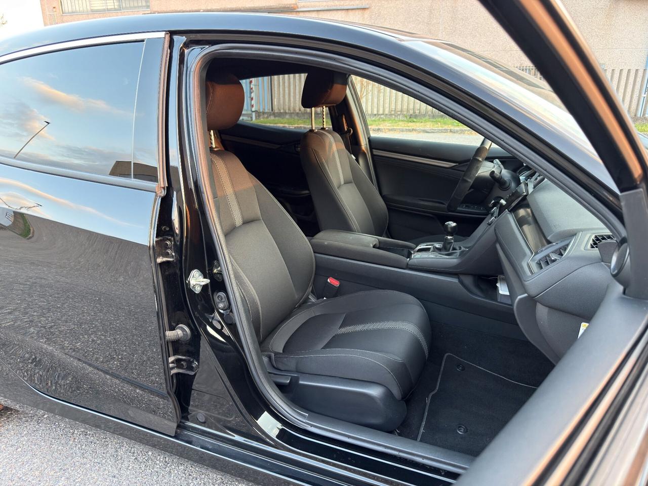 Honda Civic 1.0T 5 porte Elegance Navi