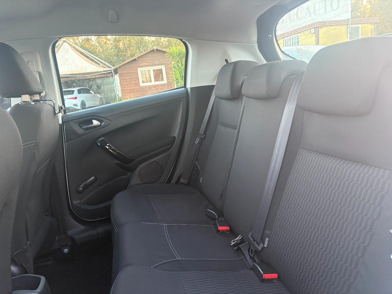 PEUGEOUT 208 1.2 PURETECH 82CV 2015 ADATTA NEOPATENTATI