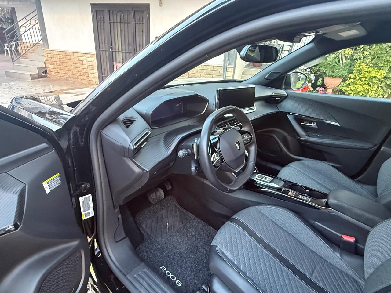 Peugeot 2008 BlueHDi 130 S&S EAT8 Allure