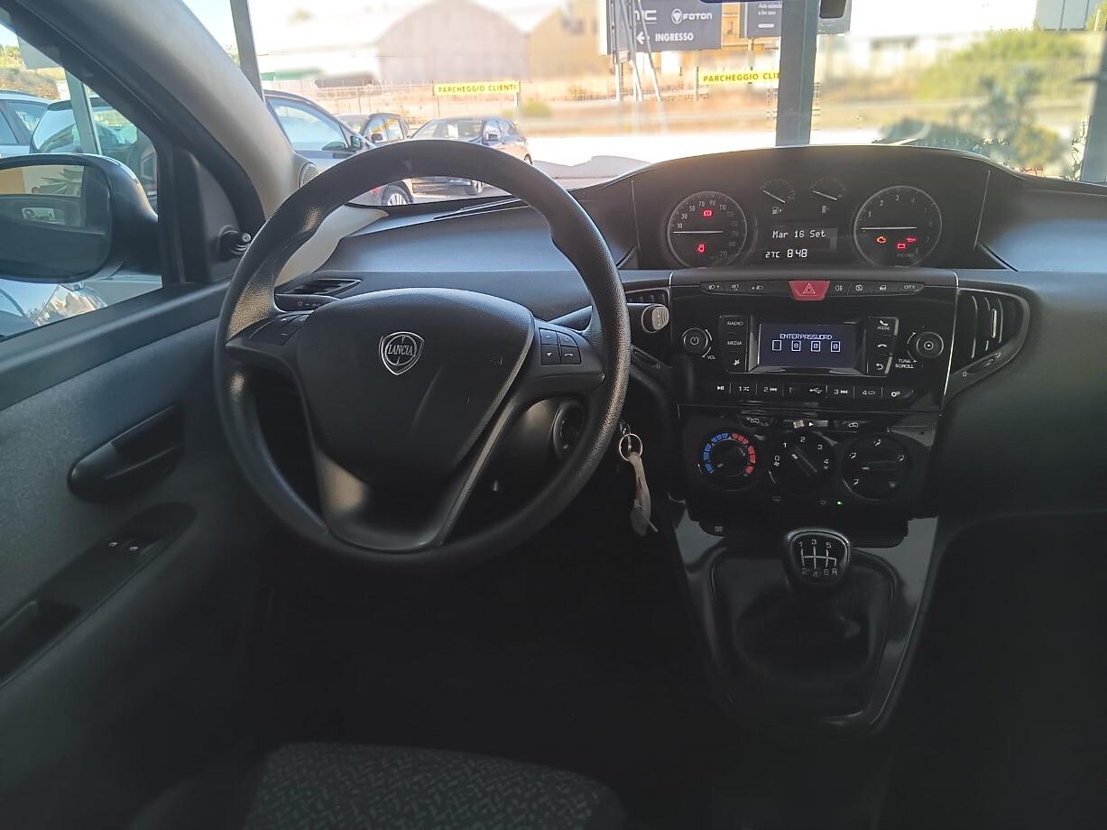 Lancia Ypsilon Hybrid Silver 1.0 (70 cv)