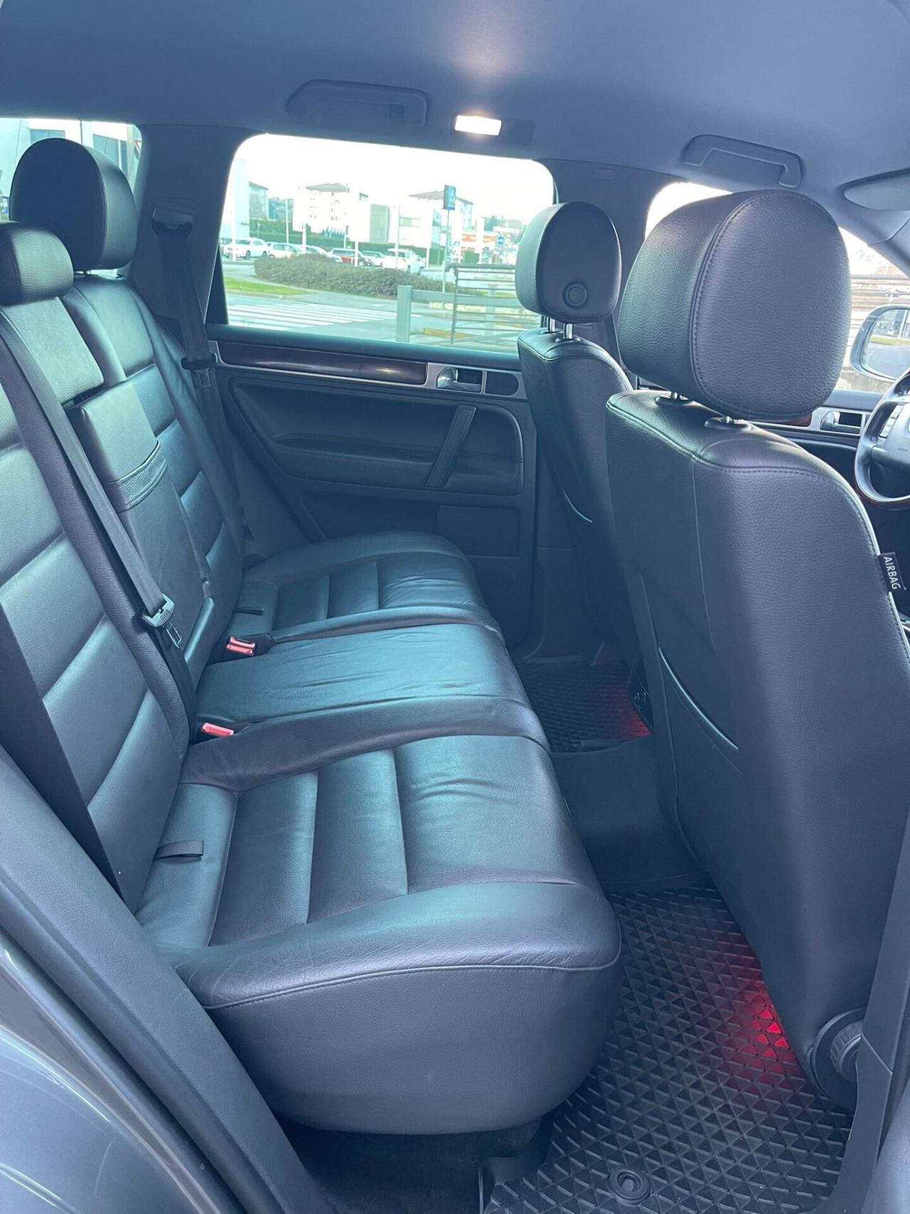 Volkswagen Touareg 240CV 3.0 TDI DPF V6 tip. Executive