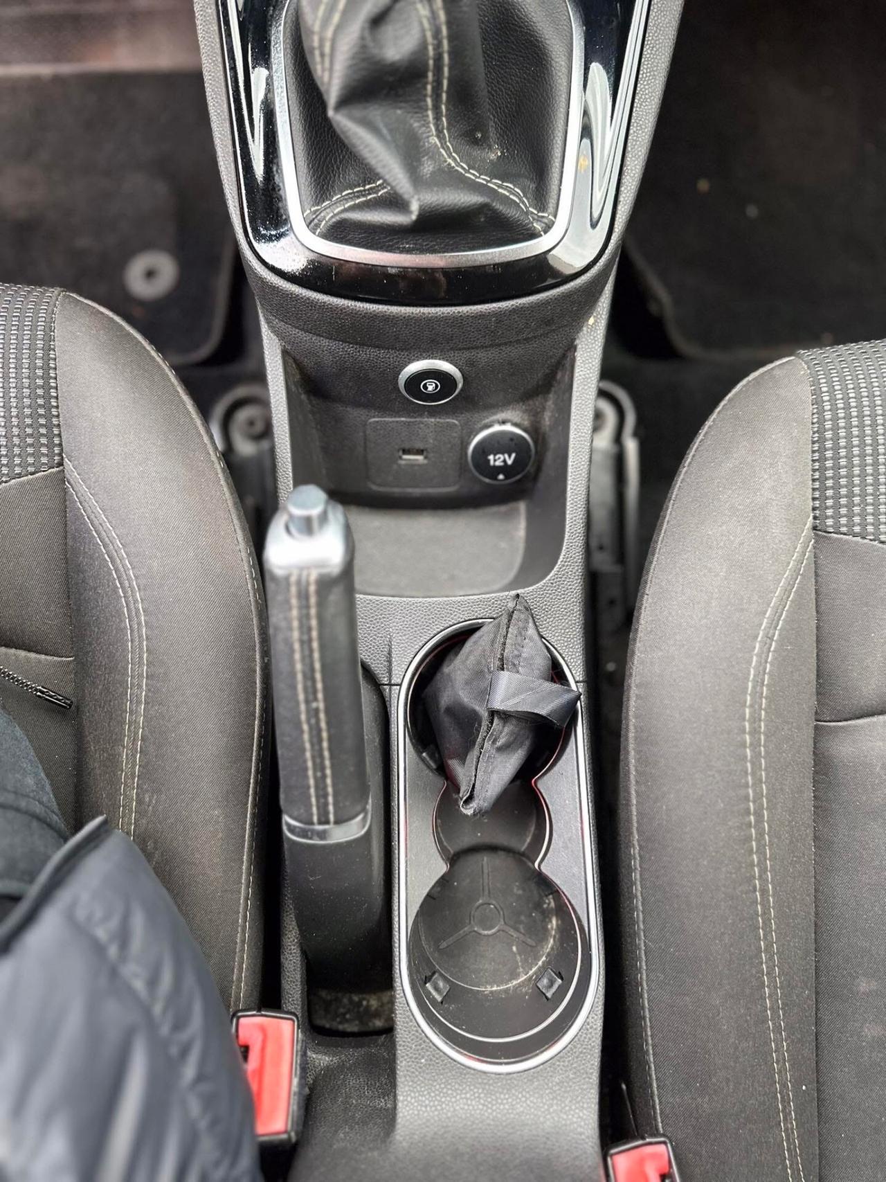 Ford Fiesta 1.4 5 porte Bz.- GPL Black & White Edition NEOPATENTATI