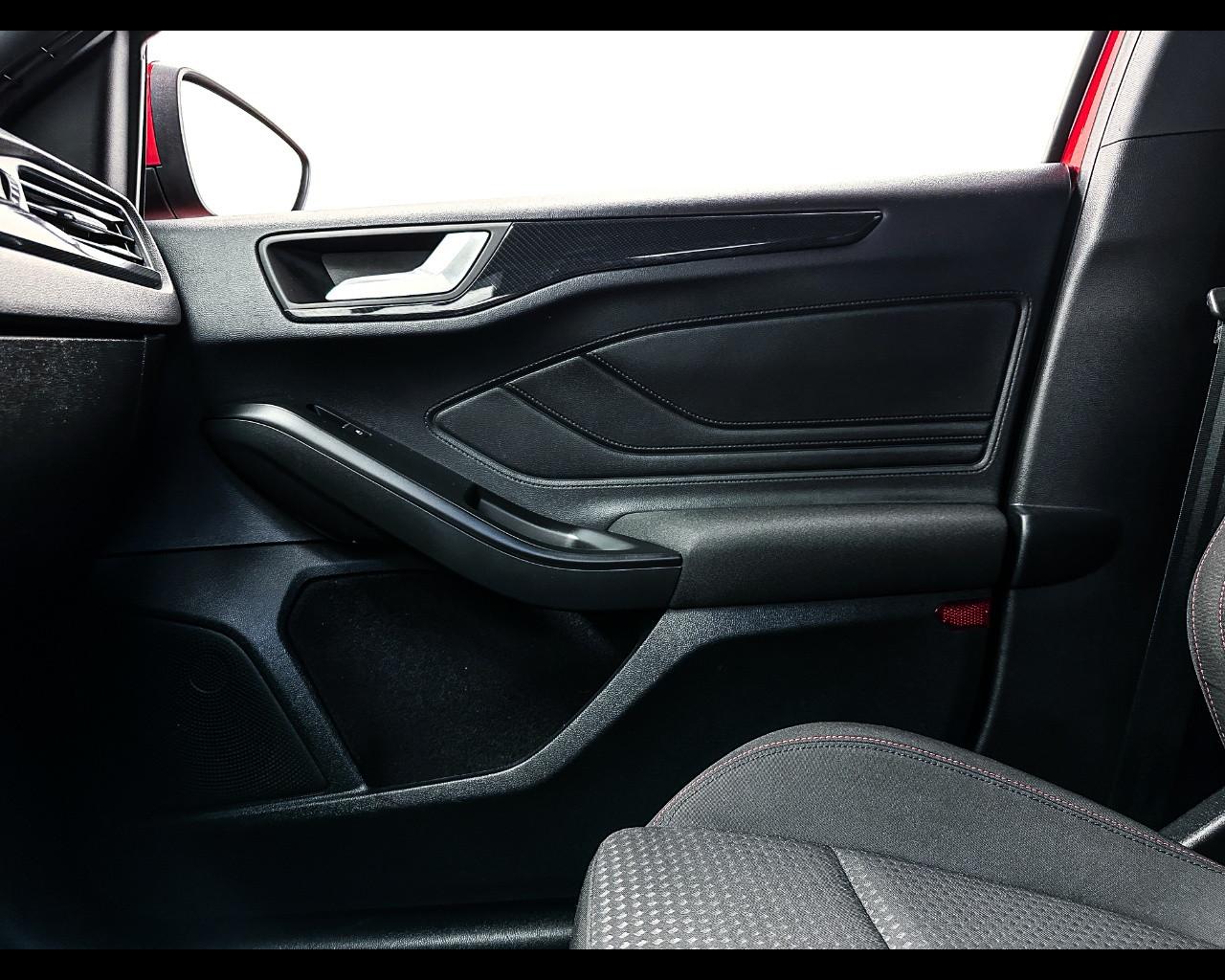 FORD Focus 4ª serie - Focus 1.5 EcoBlue 120 CV 5p. ST-Line