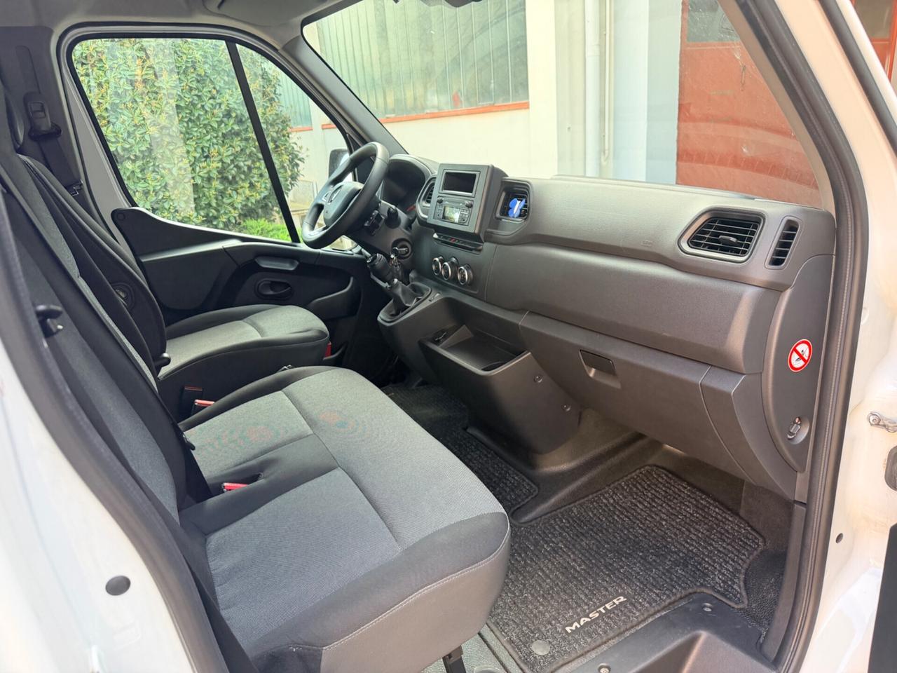 RENAULT MASTER 7 posti
