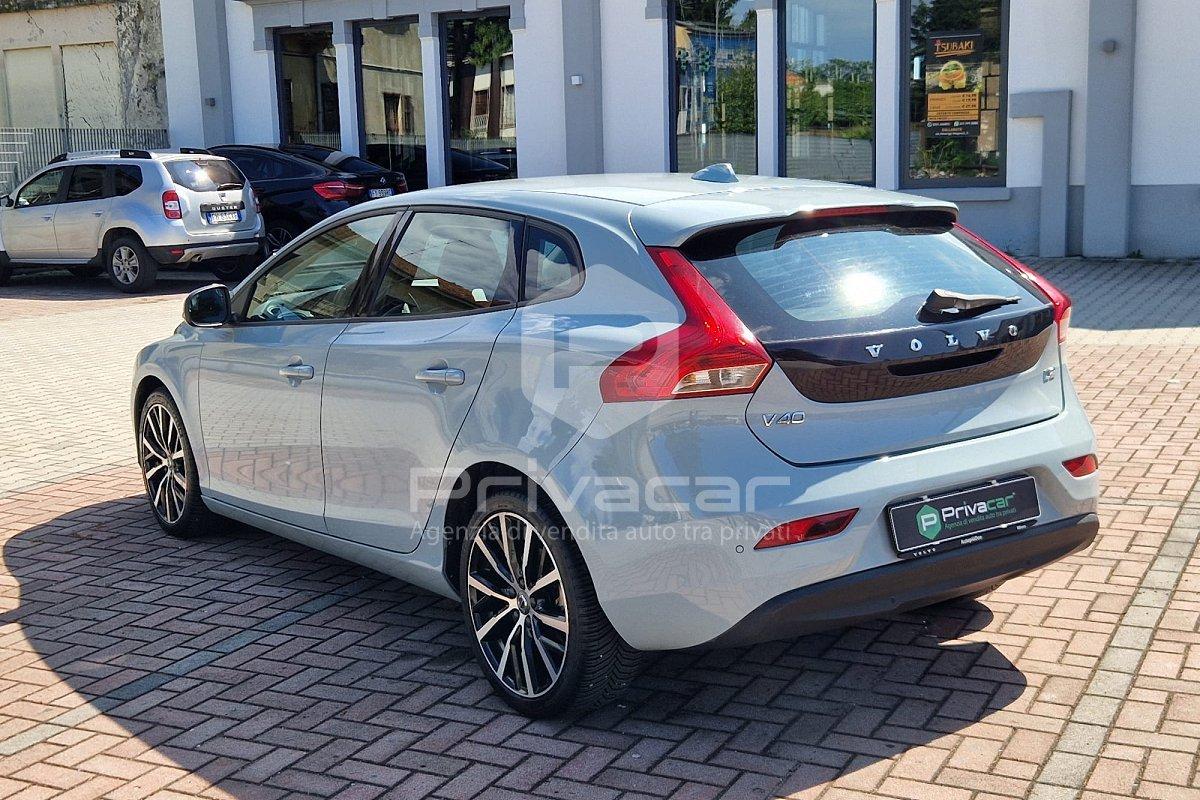 VOLVO V40 D2 Momentum