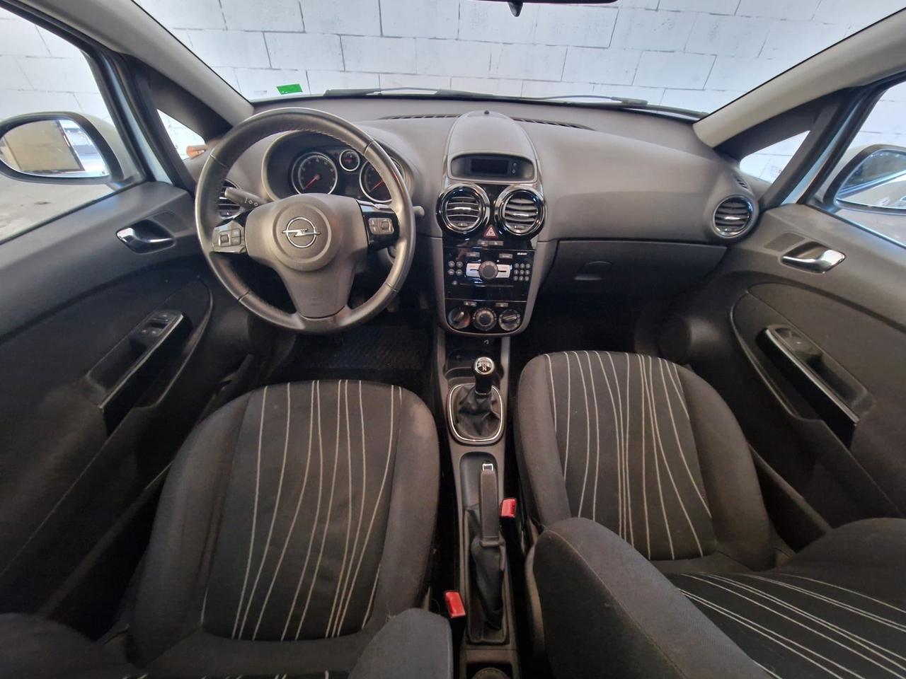 Opel Corsa allestimento Sport