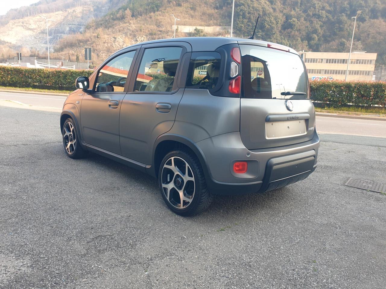 Fiat Panda 1.0 FireFly S&S Hybrid Sport grigio opaco
