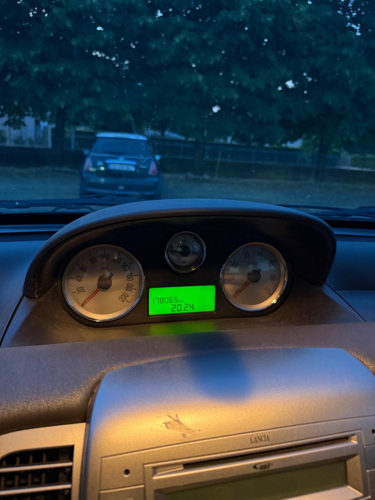 Lancia Ypsilon 1.2 Modamilano