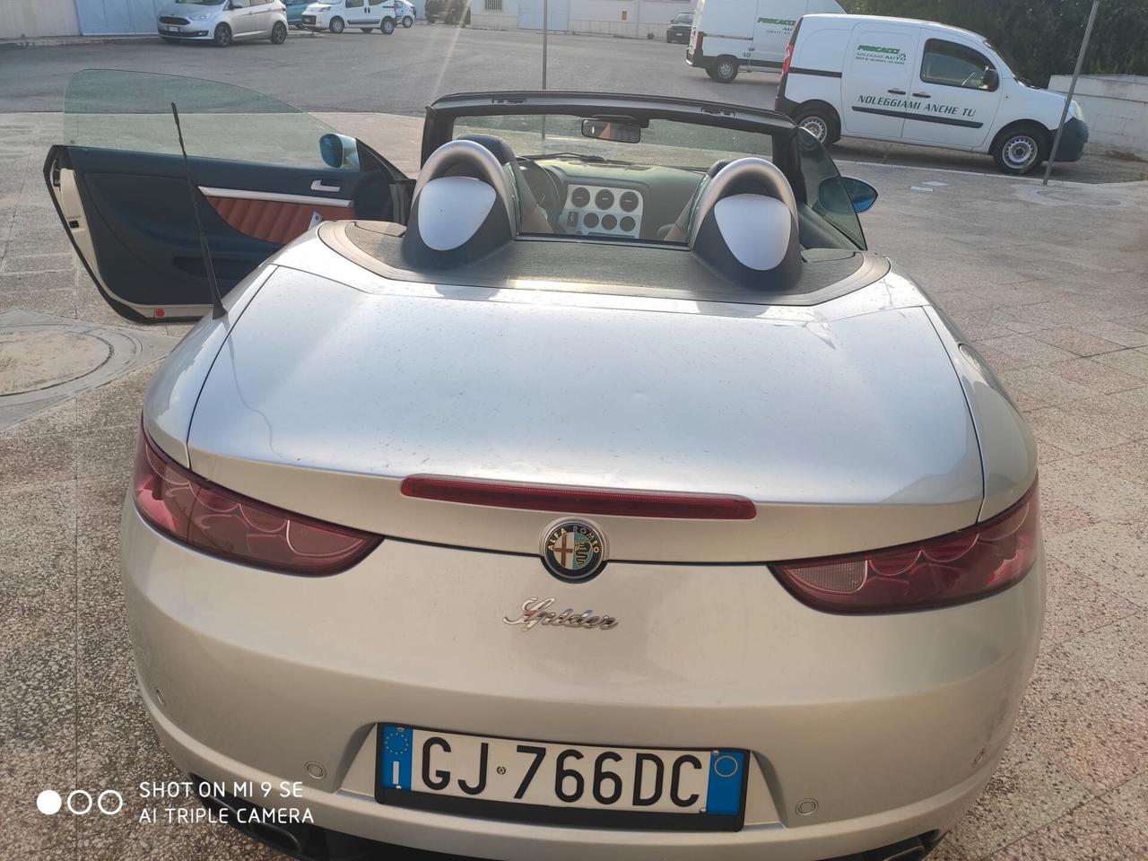 Alfa Romeo Spider 2.2 JTS